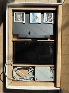 ニンテンドー3DS 本体 ブラック 充電器ソフト3枚付　お値下げ可能