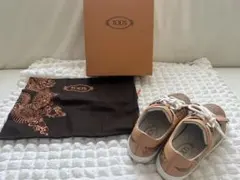 TOD'S レザー スニーカー ベージュ タッセル付のサムネイル