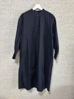 UNIQLO 黒 ボタン付きロングシャツ