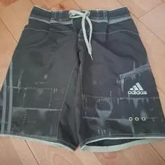 adidas 水着ショートパンツ 　Lサイズ