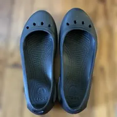 クロックスカディkadee/crocs フラットシューズ　 サイズw7黒