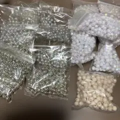 ２　福袋ビーズセット 多様なサイズと色
