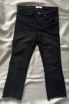 ZARA WOMAN ブラック デニム パンツ カットオフのサムネイル
