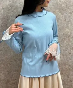 【新品タグ付き】アクシーズファム 袖レース配色メローリブプルオーバー サックス