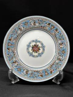 ウェッジウッド ディナープレート フロレンティーン セージグリーン 黒壺 美品 ③ 【USED美品】WEDGWOOD 17.5cm 黒壺 フロレンティーン 皿 - メルカリ