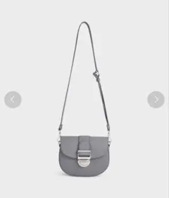 チャールズアンドキース　クロスボディバッグ