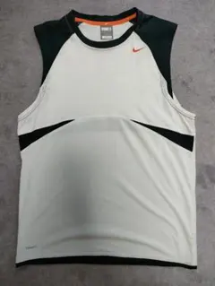 NIKE ノースリーブ