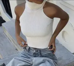 ニット　ノースリーブ　ハイネック