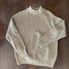 UNIQLO ライトイエローモックネックセーター