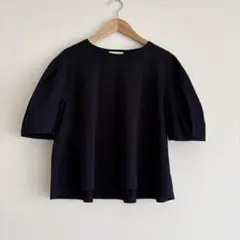 極美品】SOEJU 肩タック ブラウス プルオーバー ブラック - メルカリ