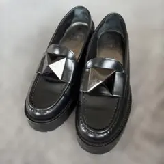 VALENTINO ローファー ブラック スタッズのサムネイル