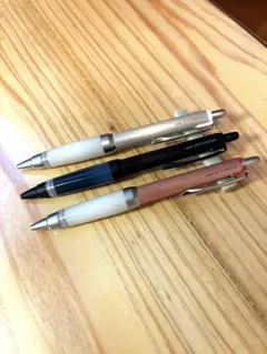 【新品未使用】uni JETSTREAM ボールペン0.7mm 3本 替芯セット