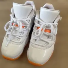 Jordan 11 Retro Low White Orangeのサムネイル