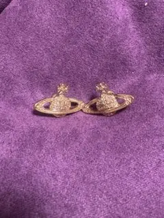 Vivienne Westwood オーブ ピアス ゴールドのサムネイル