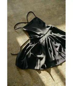 ほぼ新品⭐︎abor エプロンプリーツミニドレス ブラック フリー