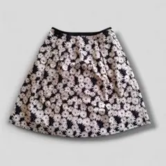 FRANCOFERRARO 黒 グレージュ 花柄 膝丈 日本製 Lサイズのサムネイル