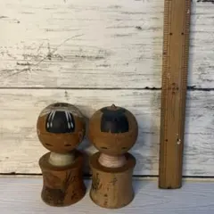 伝統的な日本のこけし 2体セット 木製 手描き