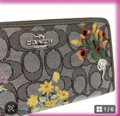 COACH直営店コーチシグネチャー 刺繡フローラルスムース ミディアム二