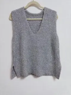 Vネック スリーブレス ニットベスト Fサイズ