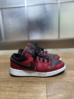 ナイキGSエアジョーダン1ロー