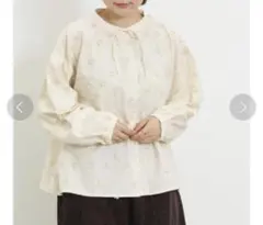 サマンサモスモス　3D刺繍前開きブラウス　キナリ