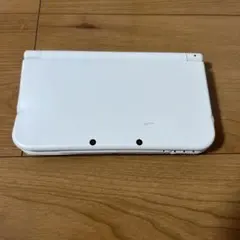 任天堂 new3DSLL ホワイト色本体 歪み凹み有りジャンク品