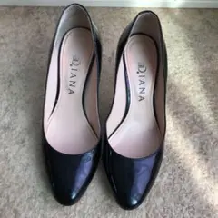 DIANA パンプス  エナメル  黒 23.5㎝