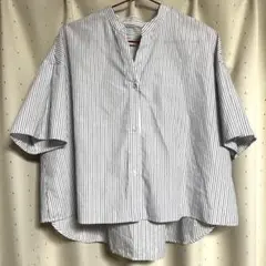 ストライプ柄 半袖シャツ　M〜Lのサムネイル