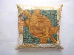 クッションカバー パッチワークキルト 亀 32×32　　ハンドメイド