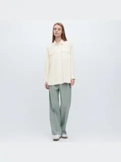 ユニクロ UNIQLO 長袖シャツ アイボリー ダブルポケット 新品のサムネイル