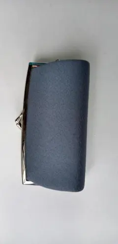 青い合成皮革がま口財布