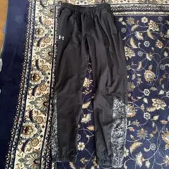 Under Armour ブラック トレーニングパンツメンズM