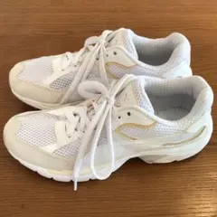 PUMA プーマ　ホワイト　スニーカー24cm