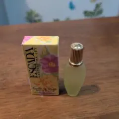 エスカーダ ジャルダン ソレイユ オードトワレ 香水 4ml - メルカリ