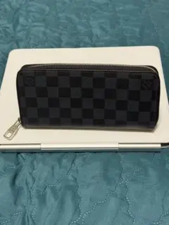 ルイヴィトン　ダミエ　グラフィット　ヴェルティカル　ラウンドファスナー　長財布