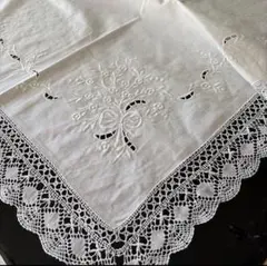 刺繍とレースのテーブルクロス♪アンティーク♪円形♪シミ♪木綿♪手刺繍 刺繍とレースのテーブルクロス♪アンティーク♪円形♪シミ♪木綿♪手
