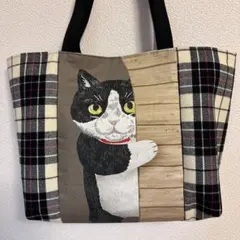 猫　大きめトートバッグ　チェック　ひょっこりねこ　ハチワレ