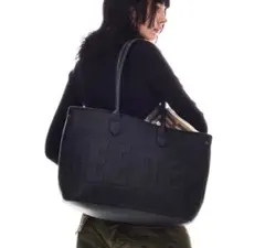 BEEDEN エンボスロゴ　レザーバッグ　トートバッグ