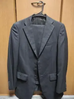 ダークグレー ストライプ ビジネススーツ