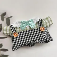 ちびぬい服　黒チェックサロペットとグリーンチェックシャツコーデのサムネイル