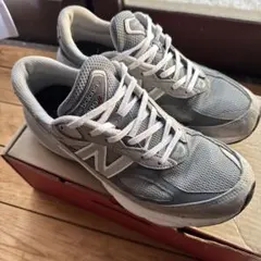 New Balance 990v5 グレー スニーカー