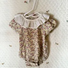 【petit main】花柄フリル襟ロンパース