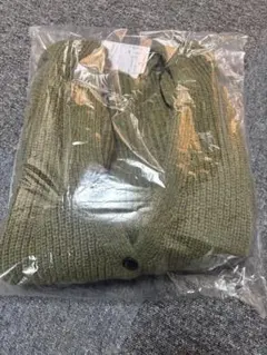 オリーブグリーン ニットカーデ