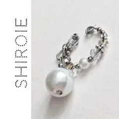土日祝セール✵プロフにて　揺れる大きな白真珠（ガラス）ハンドメイドイヤーカフ