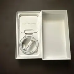 Apple iPhone SE (第2世代) 空箱とケーブル