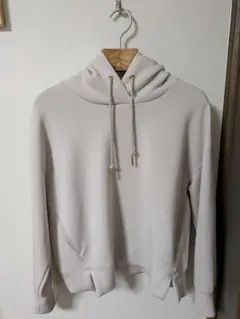 フード付き スウェットパーカー　ベイフロウ(写真よりもう少し色味があります)