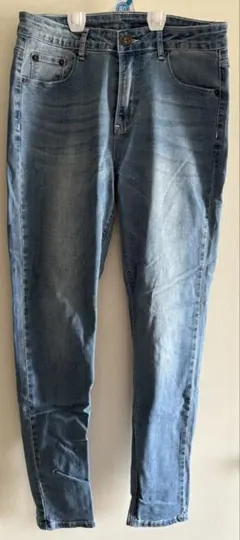 薄い青 スキニーデニム