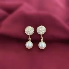 パール イヤリング ゴールド スワロフスキー ラウンド 華やか 揺れる