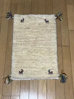 ウール100% 動物刺繍ラグ 40x60cm