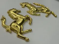 値下げ！フェラーリエンブレム！レアなフェラーリ 限定799台の特別な「赤いフェラーリ」がオークションに登場